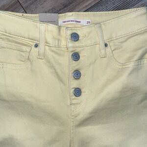 Levi's 721 High Rise Slim Jeans in Lemon Yellow - NWT size 25 x 30